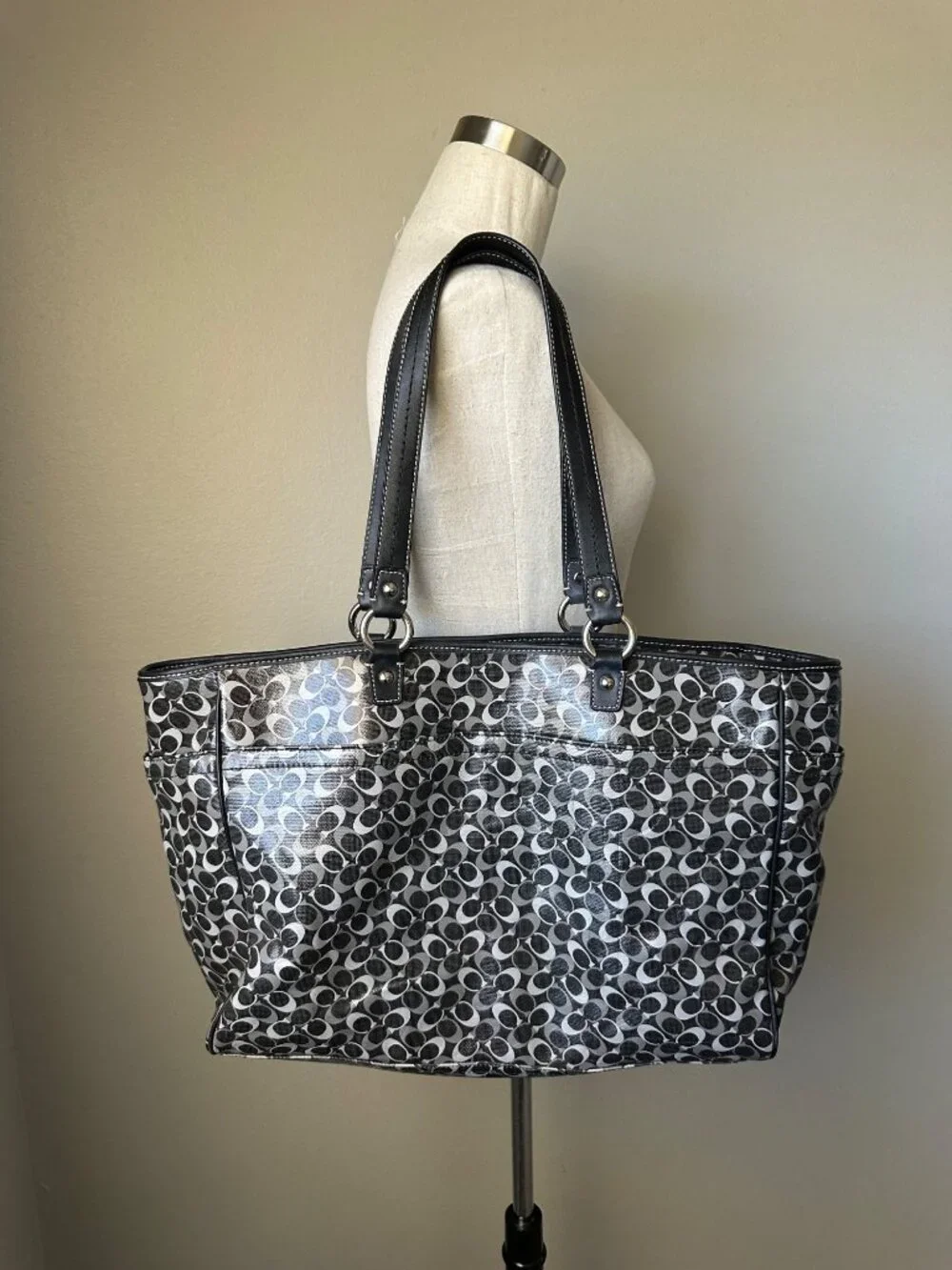 Coach 2011 Black Gray Diaper Bag Coated Changing Pad Shoulder Strap Crossbody